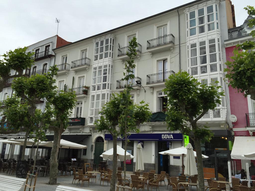 Albergue De Peregrinos La Bilbaina Santoña Exteriör bild