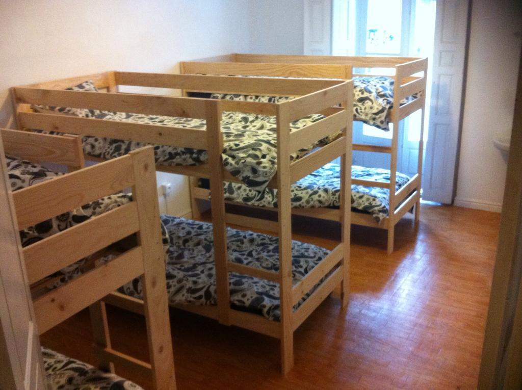 Albergue De Peregrinos La Bilbaina Santoña Rum bild